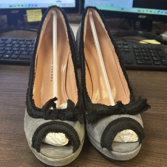 Marc by Marc Jacobs Suede Grey Heels - Picture 4 of 6